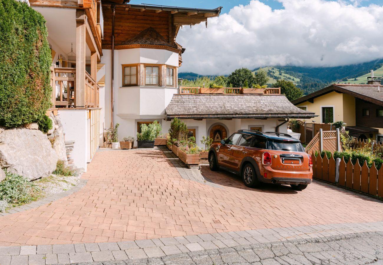 Chalet in Kirchberg in Tirol - Chalet Weinberg Top 2