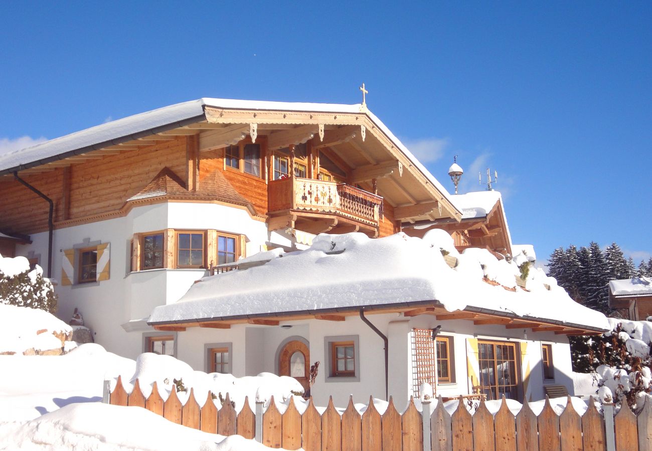 Chalet in Kirchberg in Tirol - Chalet Weinberg Top 2